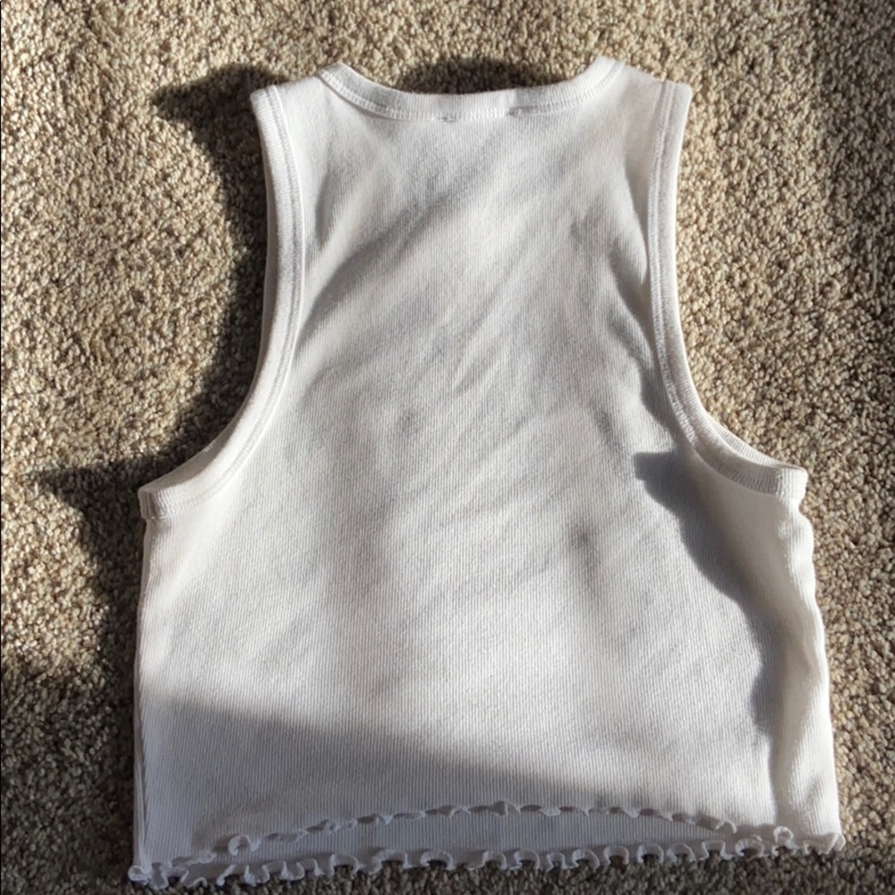 a basic white crop - Picture 2 of 2